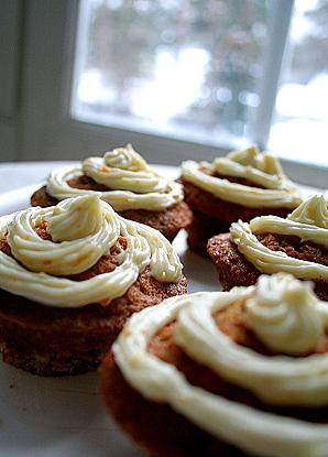 Porgandimuffinid apelsinikreemiga