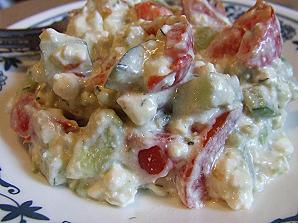 Kerge kodujuustusalat