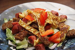 Salat röstleiva ja praemunaga